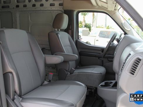 Used 2018 Nissan NV 2500 S image 30