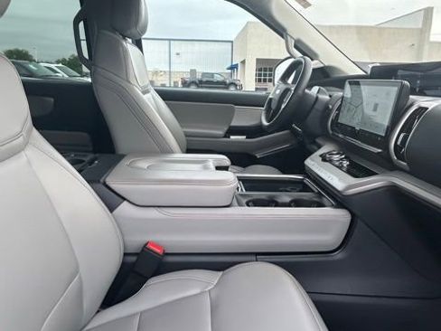 Used 2025 Ford Expedition Max Active AWD/4WD image 9