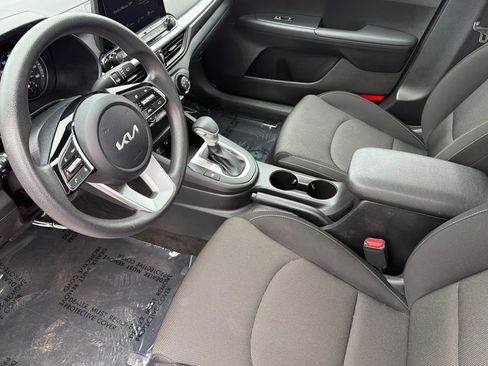 Used 2024 Kia Forte LXS FWD image 12