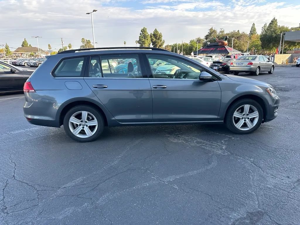 Used 2015 Volkswagen Golf TDI S FWD image 5
