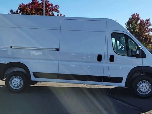 New 2026 RAM ProMaster 2500 w/ Premium Convenience Group image 9