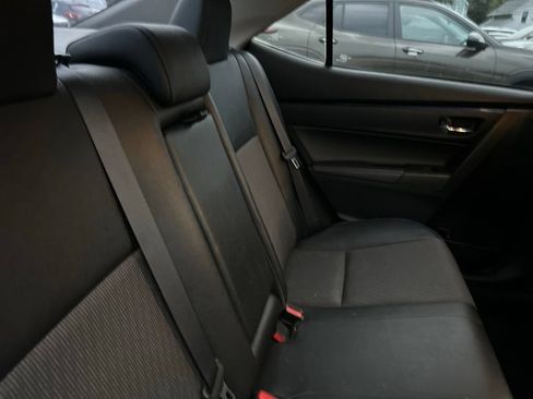 Used 2017 Toyota Corolla SE w/ Carpet Mat Package (TMS) FWD image 11