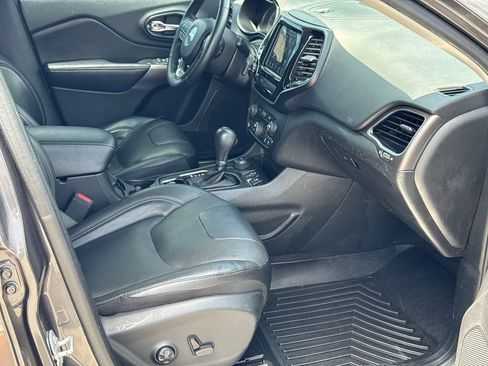 Used 2019 Jeep Cherokee Limited AWD/4WD image 13