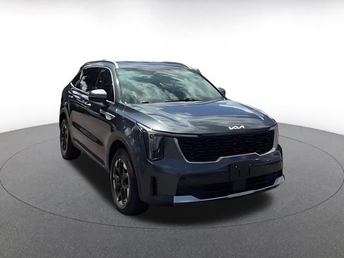 Used 2024 Kia Sorento S AWD/4WD image 3
