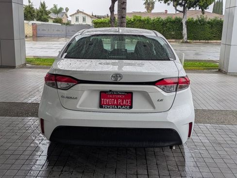 Used 2024 Toyota Corolla LE image 9