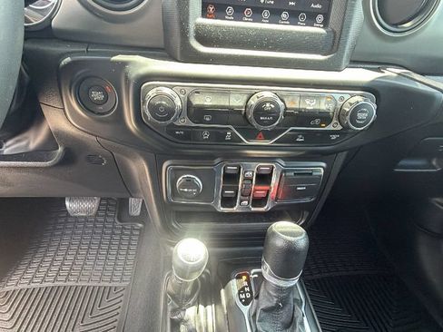 Used 2023 Jeep Gladiator Sport AWD/4WD image 21