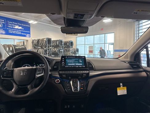 New 2026 Honda Odyssey Elite image 9
