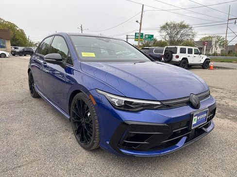 Used 2025 Volkswagen Golf R AWD/4WD image 2