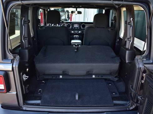 Used 2020 Jeep Wrangler Sport AWD/4WD image 22