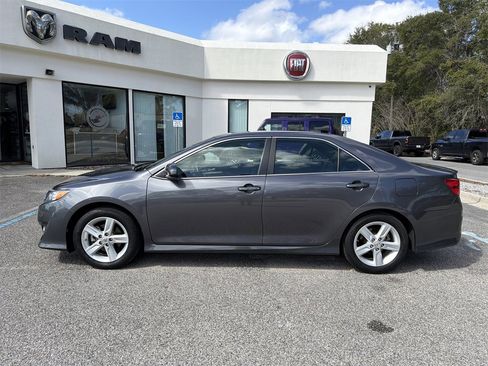 Used 2014 Toyota Camry SE image 8