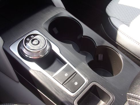 Used 2023 Ford Escape SE image 24