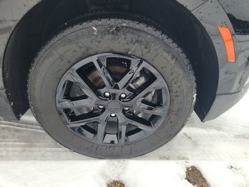 Certified 2023 Chevrolet Equinox LT w/ Driver Convenience Package image 32