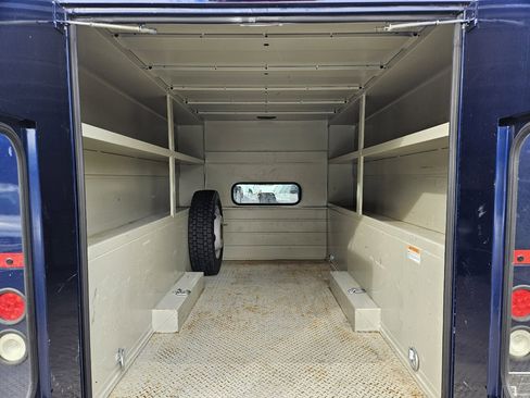 Used 2011 Ford F450 XL w/ PWR Equipment Group image 12