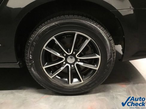 Used 2015 Dodge Grand Caravan SE FWD image 18
