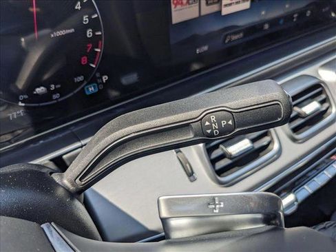 New 2025 Mercedes-Benz GLE 450e 4MATIC image 11