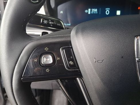 Certified 2024 Lincoln Corsair AWD image 21