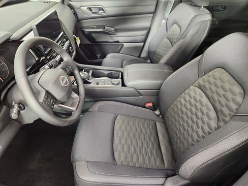 New 2026 Nissan Pathfinder SV image 10