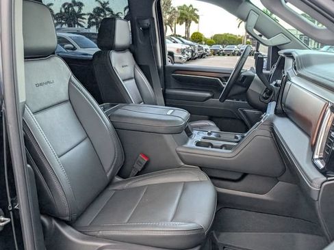 Used 2024 GMC Sierra 2500 Denali w/ Denali Reserve Package AWD/4WD image 18
