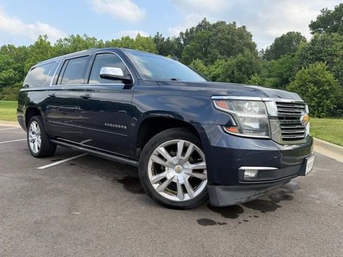 Used 2017 Chevrolet Suburban Premier RWD image 2