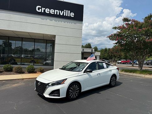 Used 2025 Nissan Altima 2.5 SV FWD image 1