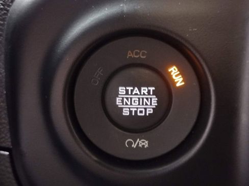 Used 2020 Jeep Wrangler Unlimited Sahara image 42