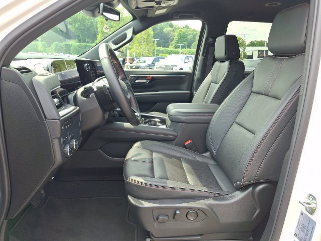 Used 2025 Chevrolet Tahoe RST w/ Comfort Package AWD/4WD image 2