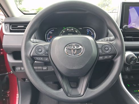 Used 2025 Toyota RAV4 XLE w/ Convenience Package AWD/4WD image 25