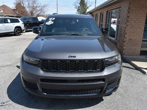 Used 2023 Jeep Grand Cherokee L Laredo image 7