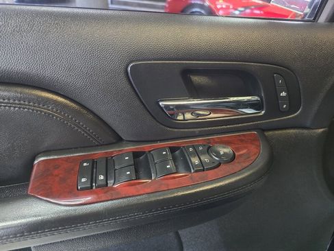 Used 2009 Cadillac Escalade EXT image 19