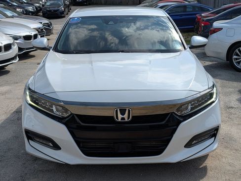 Used 2018 Honda Accord Sport image 2