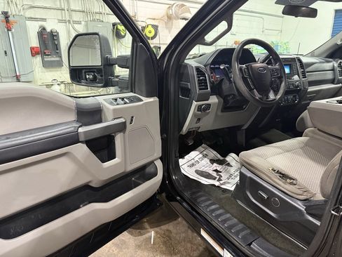Used 2017 Ford F550 XLT w/ XLT Value Package image 45