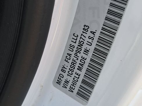Used 2025 RAM 1500 Laramie AWD/4WD image 34