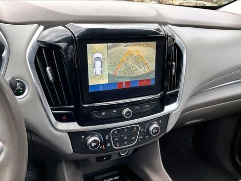 Used 2018 Chevrolet Traverse Premier image 19