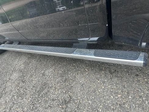 Used 2022 RAM 1500 Laramie AWD/4WD image 13