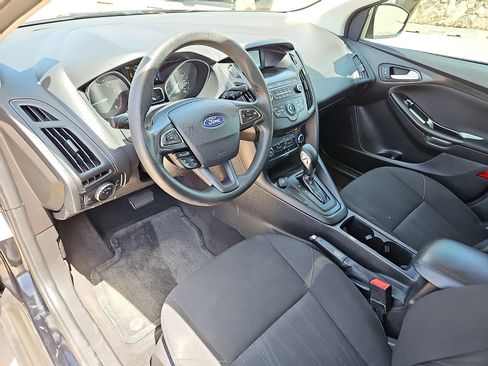 Used 2018 Ford Focus SE FWD image 10