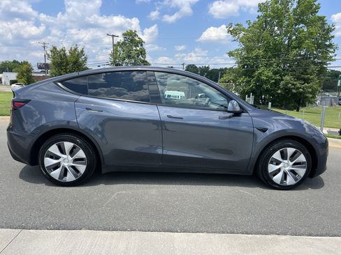Used 2023 Tesla Model Y Long Range AWD/4WD image 10
