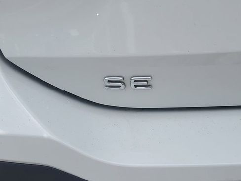Certified 2025 Volkswagen Tiguan SE w/ Panoramic Sunroof Package FWD image 7