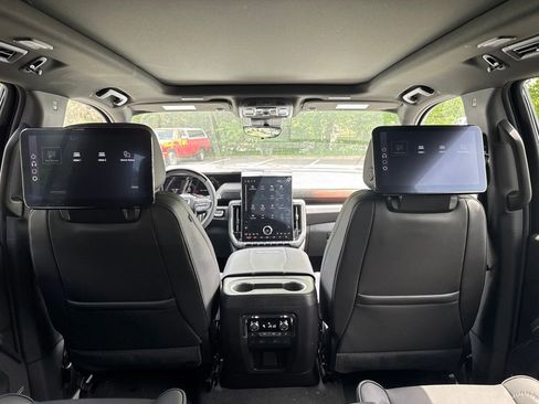 New 2026 GMC Yukon XL Denali w/ Denali Reserve Package AWD/4WD image 15