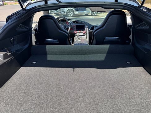Used 2019 Chevrolet Corvette Stingray Coupe w/ 1LT RWD image 31