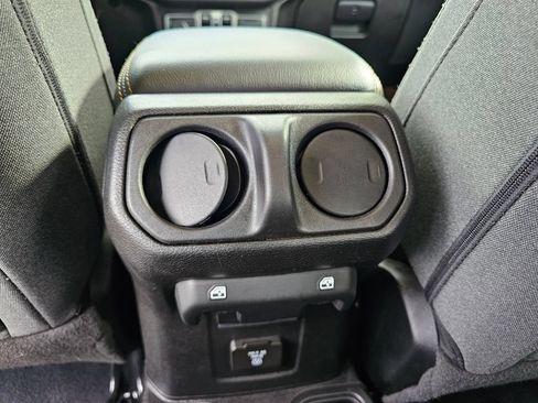 Used 2024 Jeep Wrangler Unlimited Sahara AWD/4WD image 23