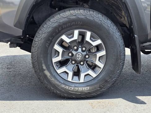 Used 2020 Toyota Tacoma TRD Off-Road w/ Advanced Technology Package AWD/4WD image 29