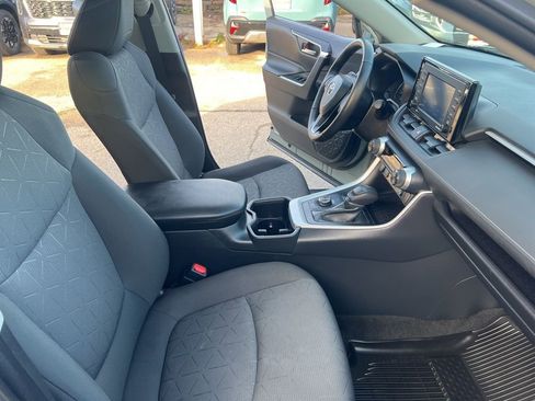 Used 2022 Toyota RAV4 XLE image 21