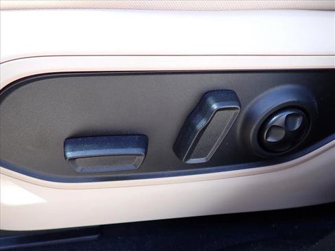 Used 2024 Jeep Grand Cherokee Limited 4xe AWD/4WD image 12