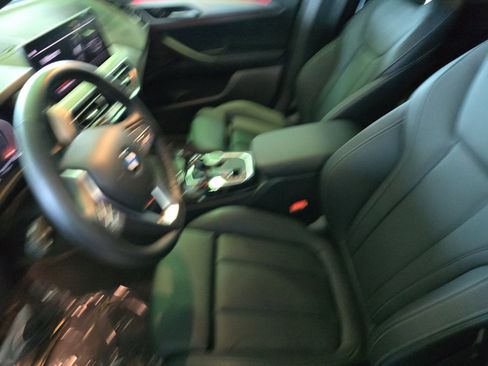 Used 2025 BMW X4 xDrive30i image 18