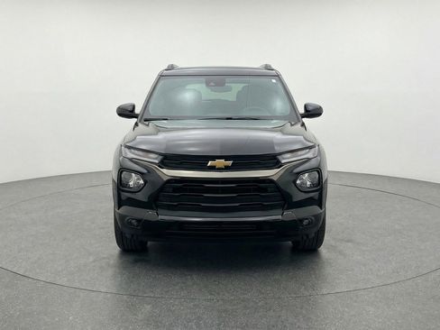 Used 2025 Chevrolet TrailBlazer LT w/ Driver Confidence Package image 2