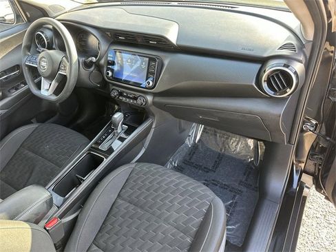 Used 2021 Nissan Kicks SV image 27