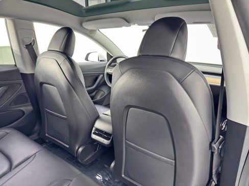 Used 2021 Tesla Model 3 Standard Range Plus image 36