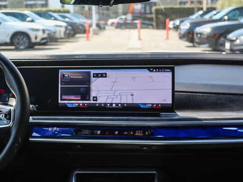 Certified 2023 BMW 740i RWD image 13