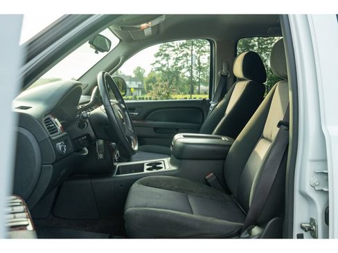 Used 2011 Chevrolet Tahoe LS RWD image 12