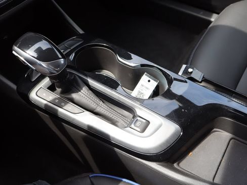Used 2025 Buick Envista Sport Touring FWD image 25